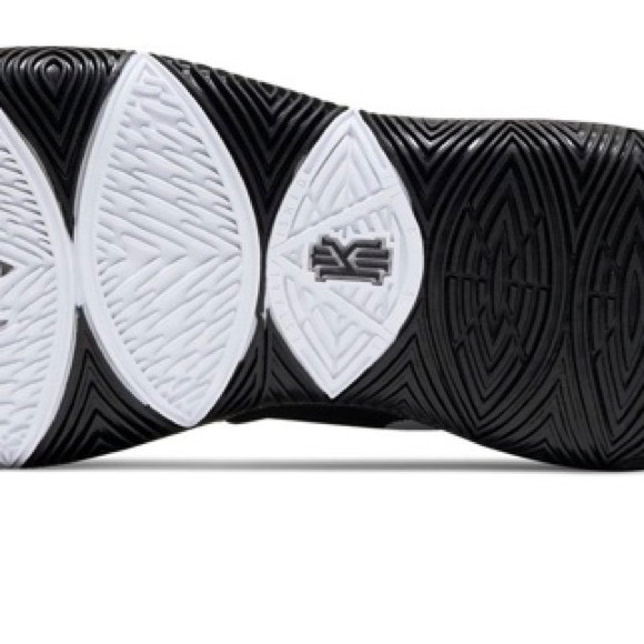 Kyrie 5 nike basketball court shoes - Picture 2 of 4